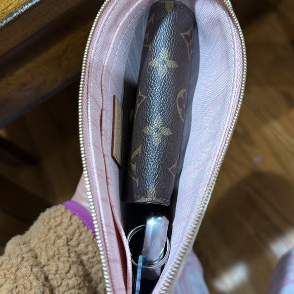 Authentic Neverfull large pouch! Damier Azur with strap! - Picture 16 of 17